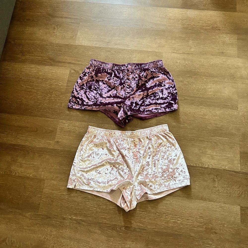 Women’s VS PINK sleep shorts large